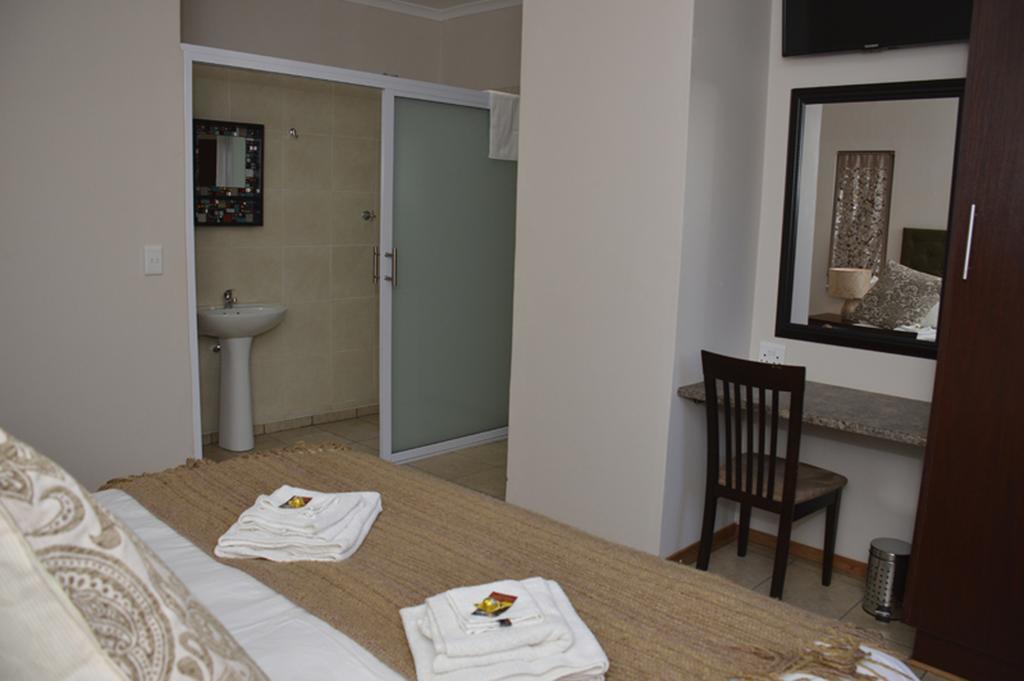בלומפונטייין Two Bells Guest House חדר תמונה